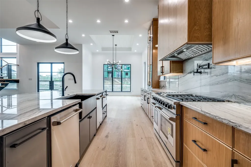 1973 Carter Lane Gunter TX 75058