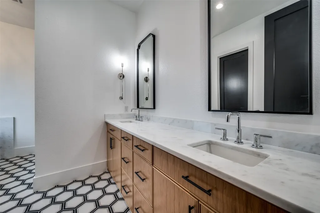 1973 Carter Lane Gunter TX 75058