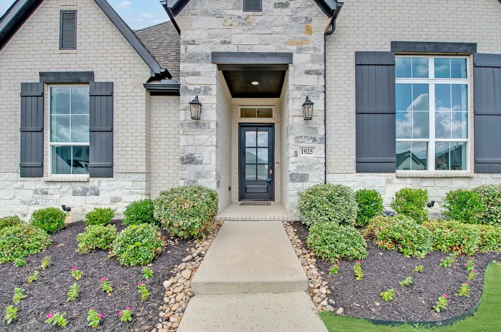 1925 Lotus Court Haslet TX 76052