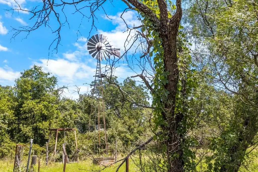 10723 County Road 539 Hico TX 76457