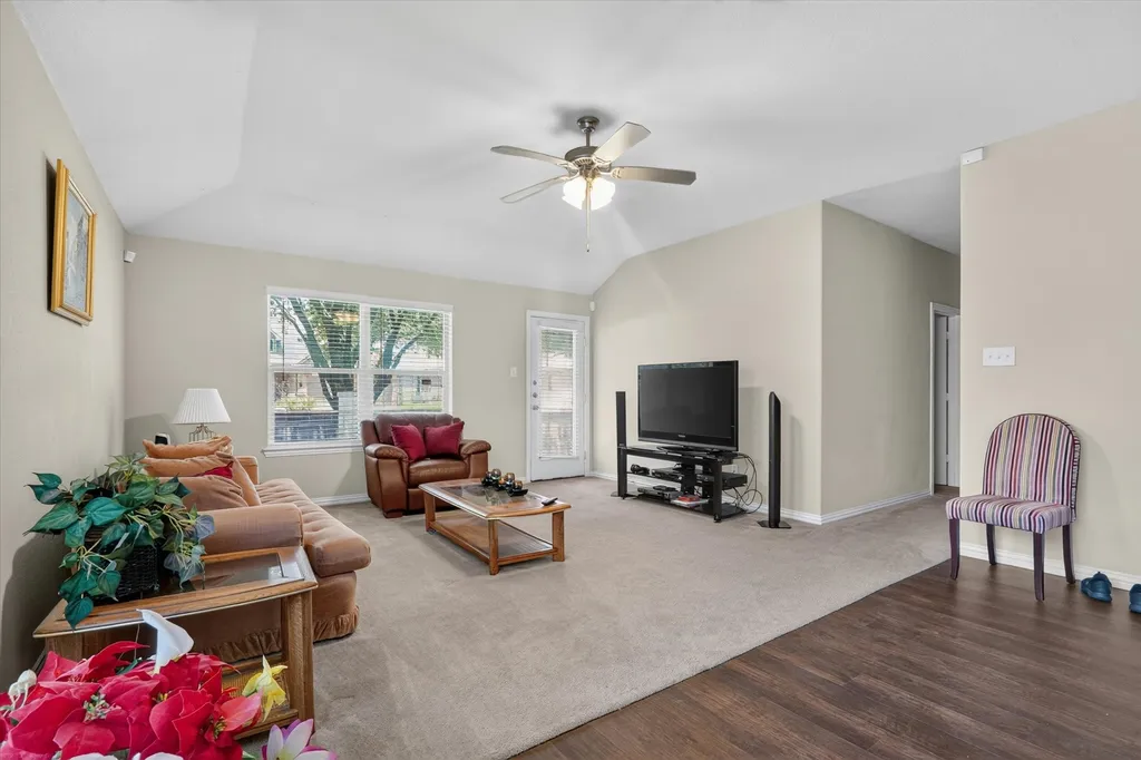 5104 Chatfield Place Arlington TX 76017