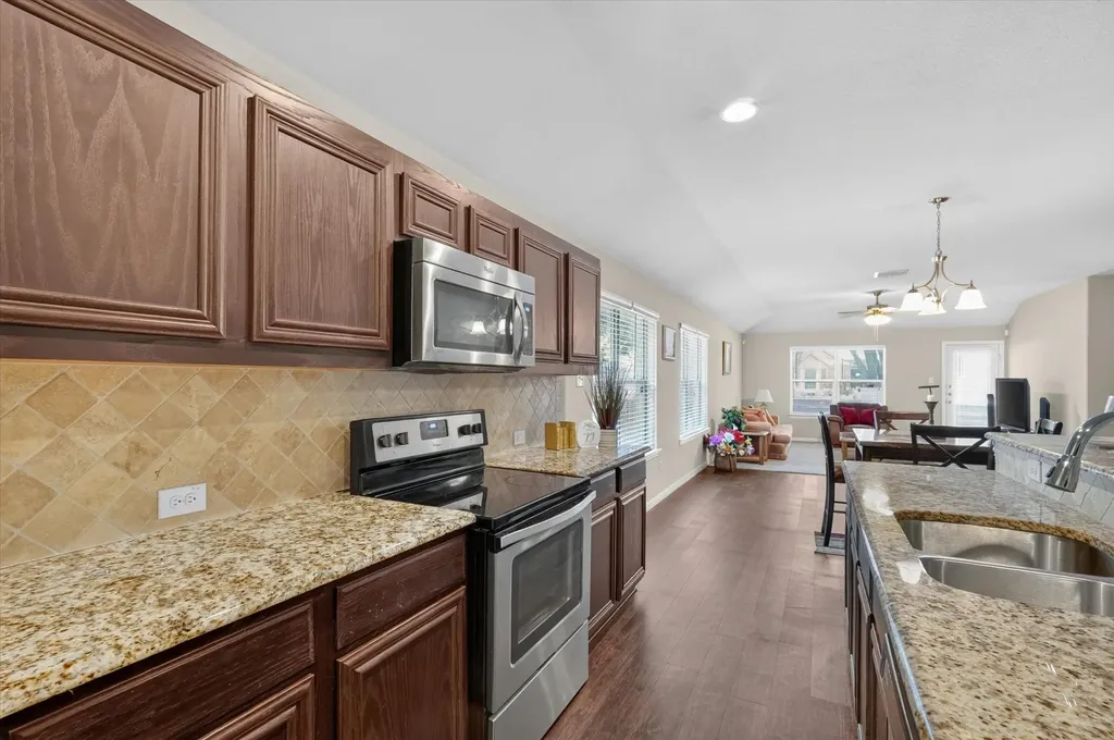 5104 Chatfield Place Arlington TX 76017