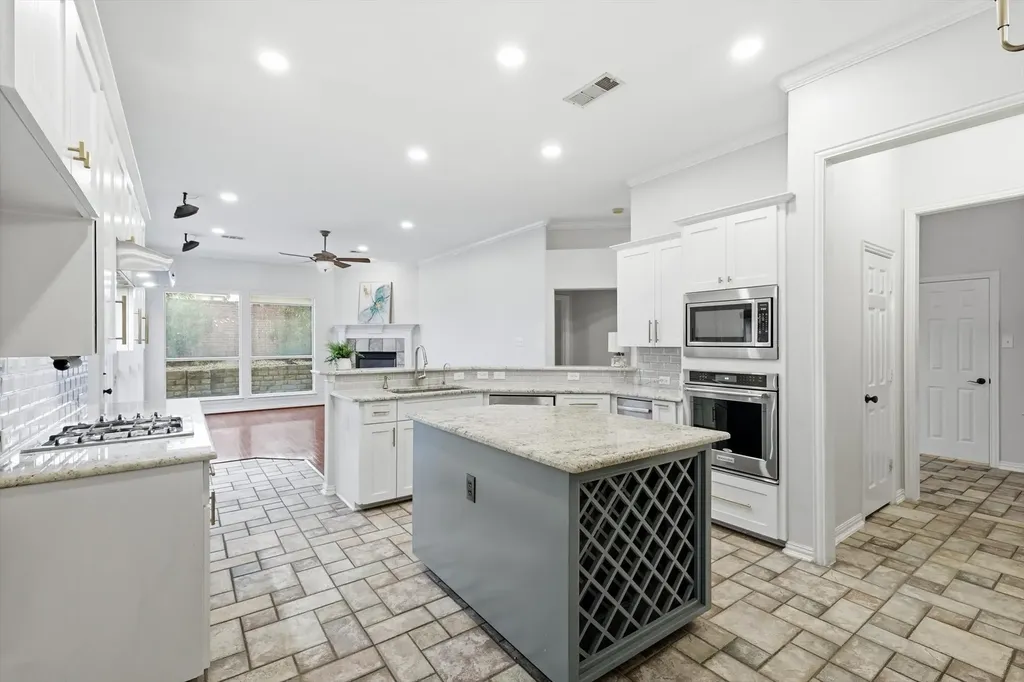 2917 Waterford Drive Irving TX 75063