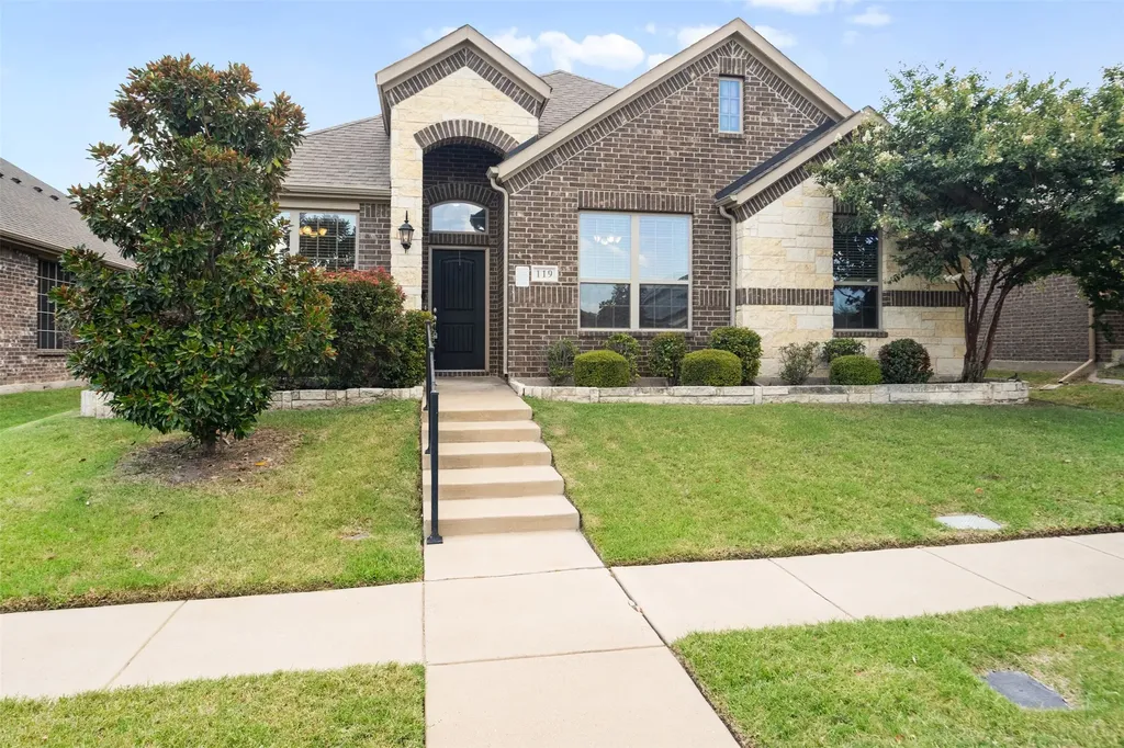 119 Happy Lane Red Oak TX 75154