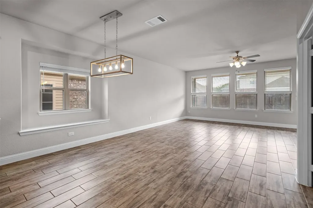 119 Happy Lane Red Oak TX 75154