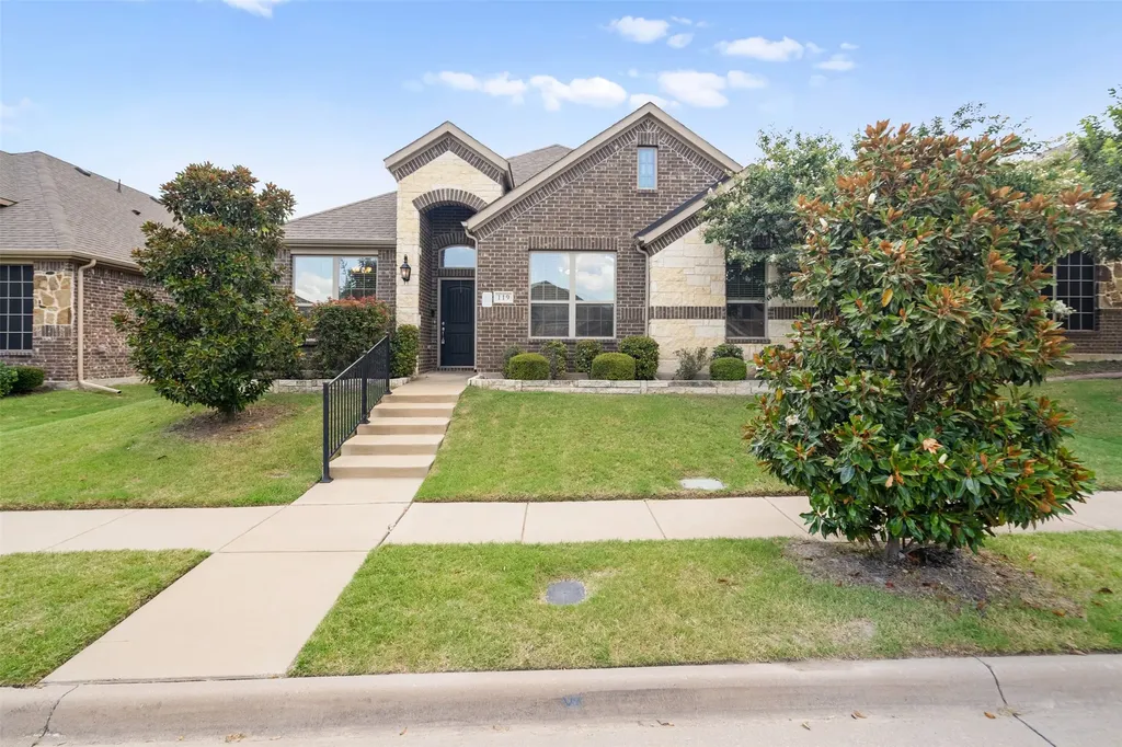 119 Happy Lane Red Oak TX 75154