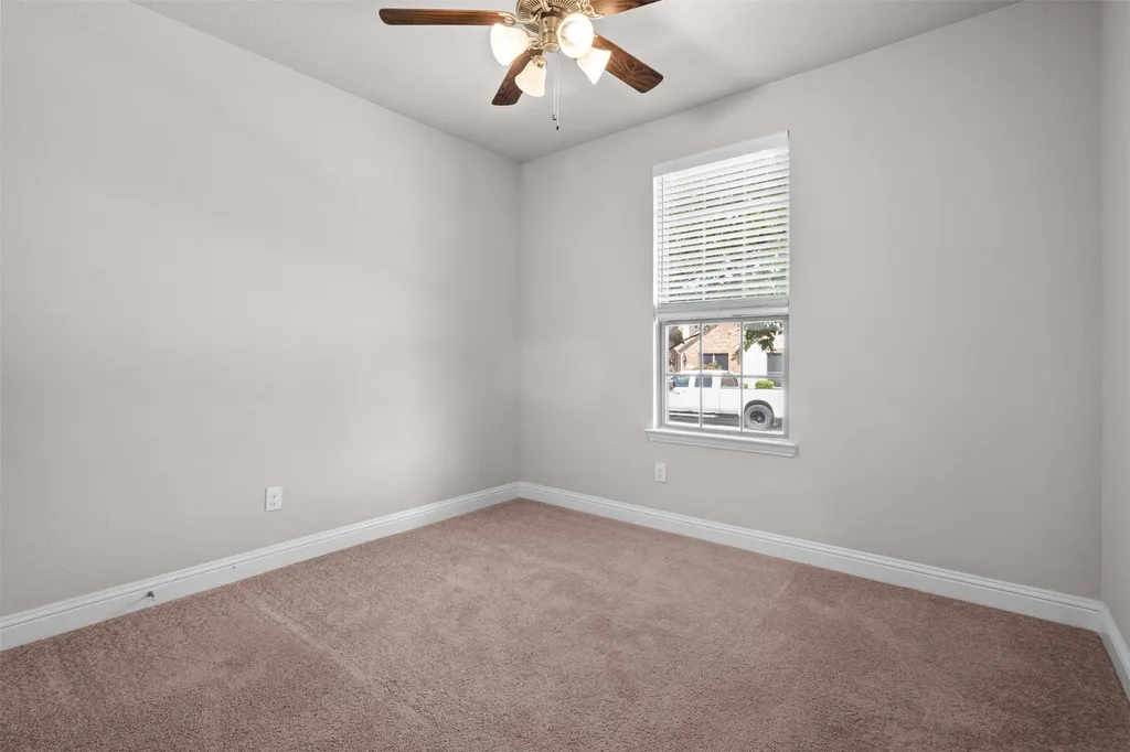 119 Happy Lane Red Oak TX 75154