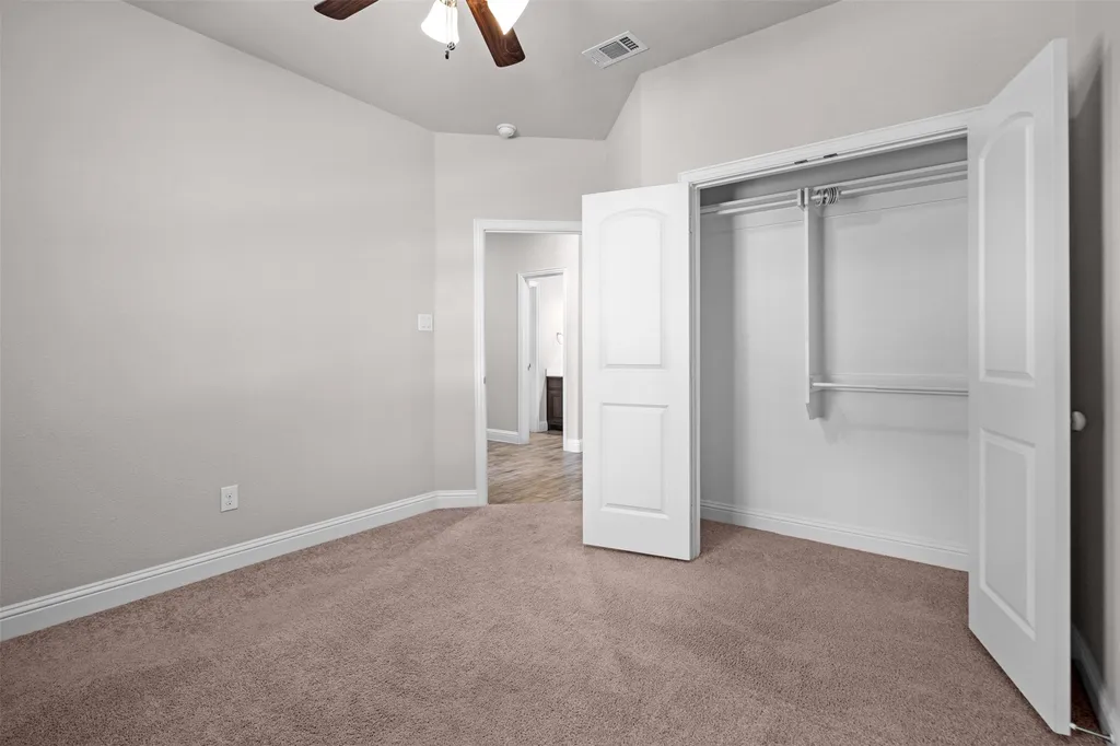 119 Happy Lane Red Oak TX 75154