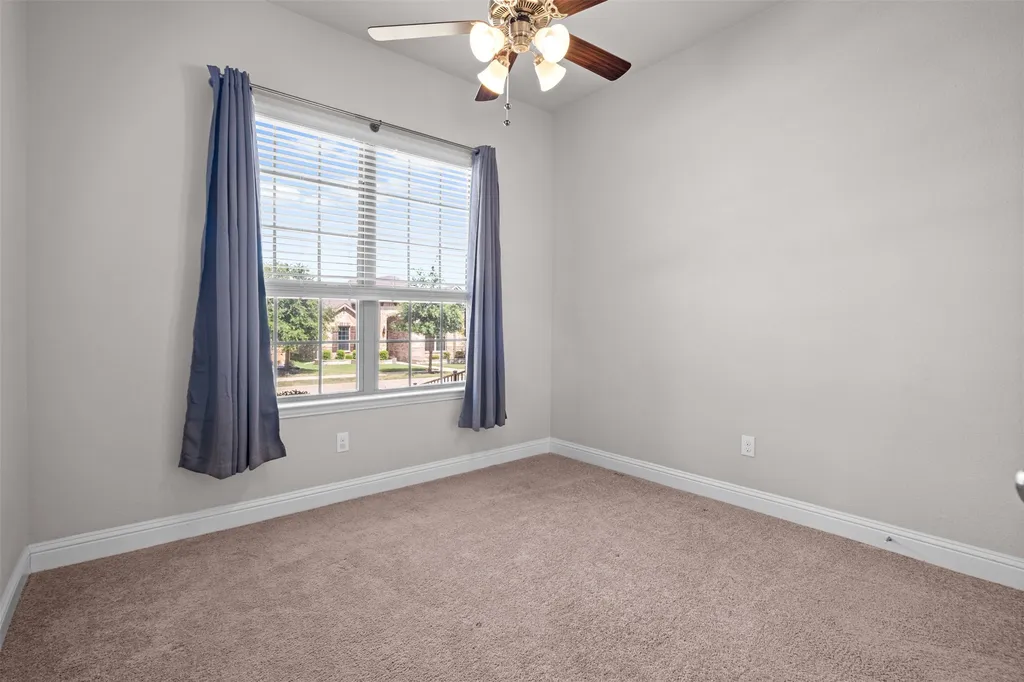 119 Happy Lane Red Oak TX 75154
