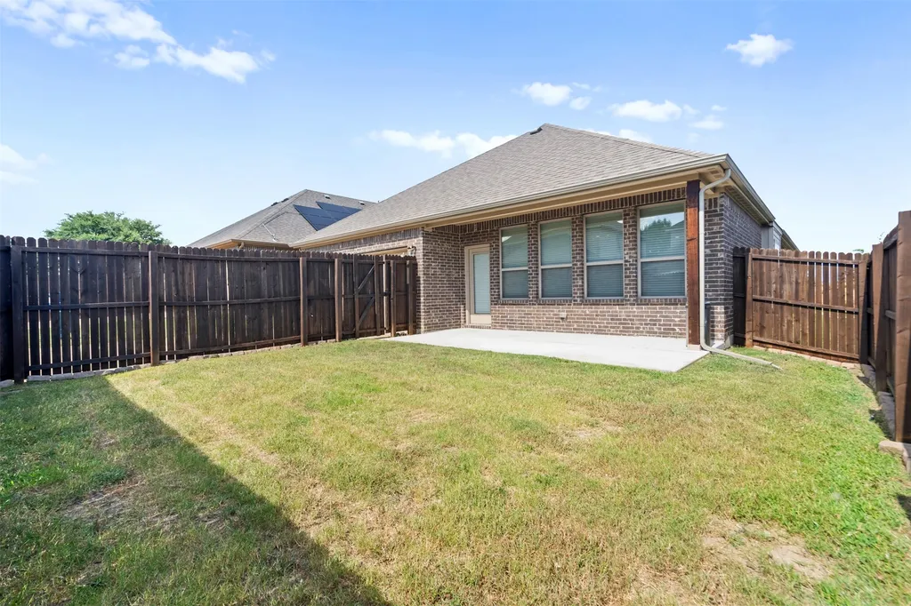 119 Happy Lane Red Oak TX 75154