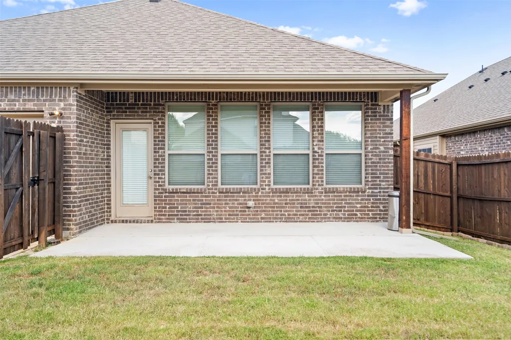 119 Happy Lane Red Oak TX 75154