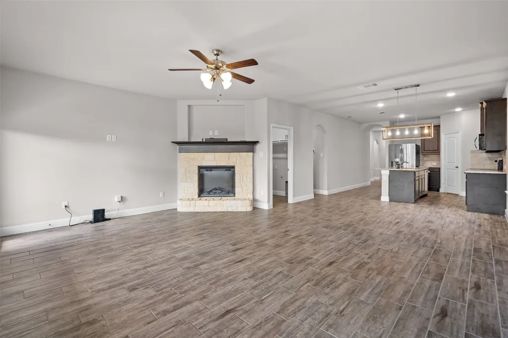 119 Happy Lane Red Oak TX 75154