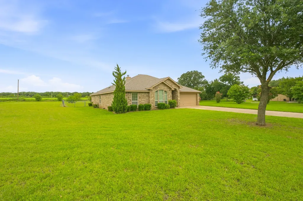 172 County Road 449 De Leon TX 76444