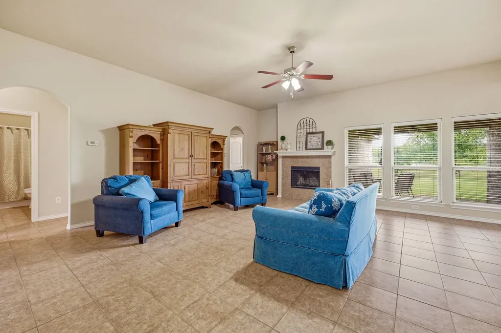 172 County Road 449 De Leon TX 76444