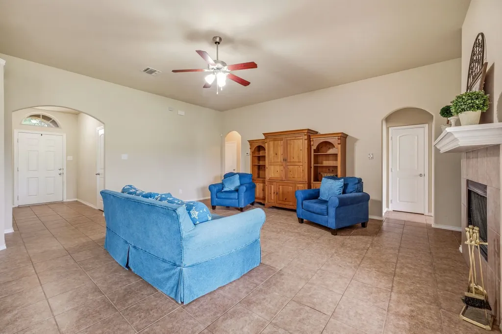 172 County Road 449 De Leon TX 76444