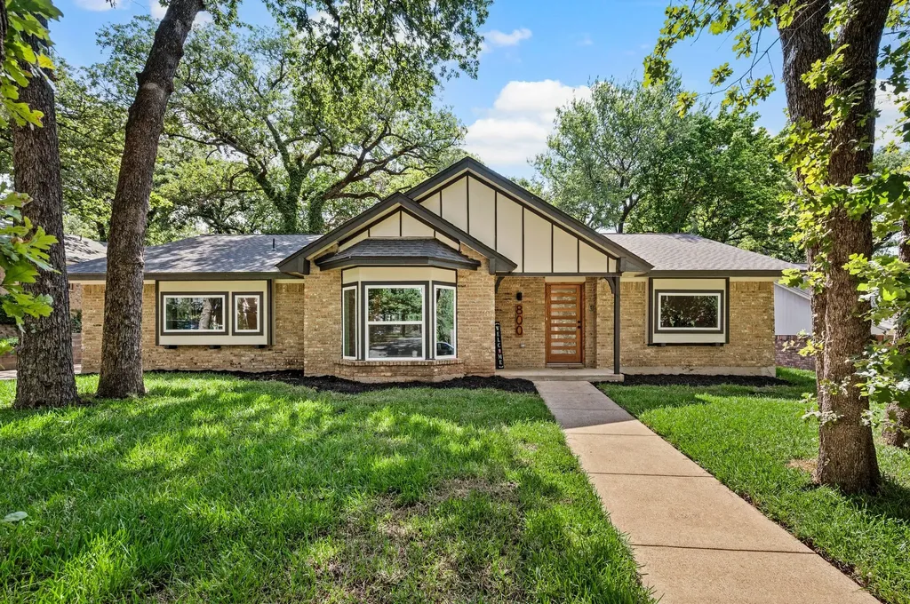 800 Tanglewood Lane Arlington TX 76012