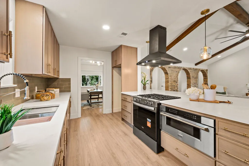 800 Tanglewood Lane Arlington TX 76012