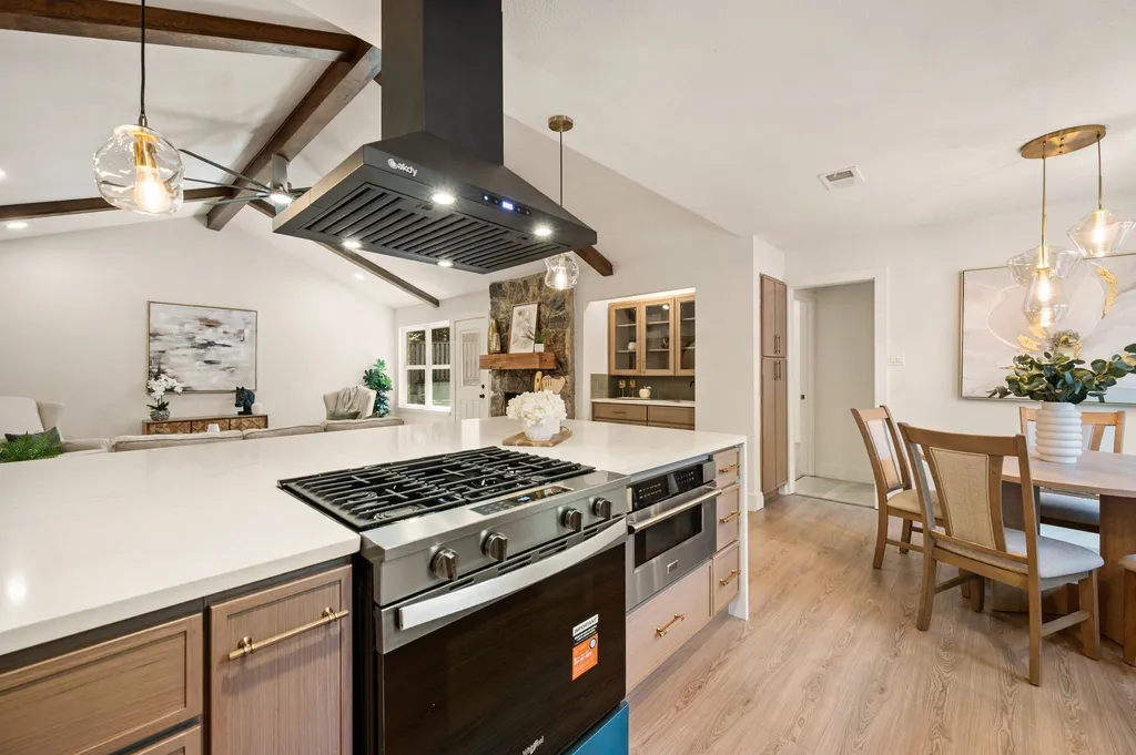 800 Tanglewood Lane Arlington TX 76012