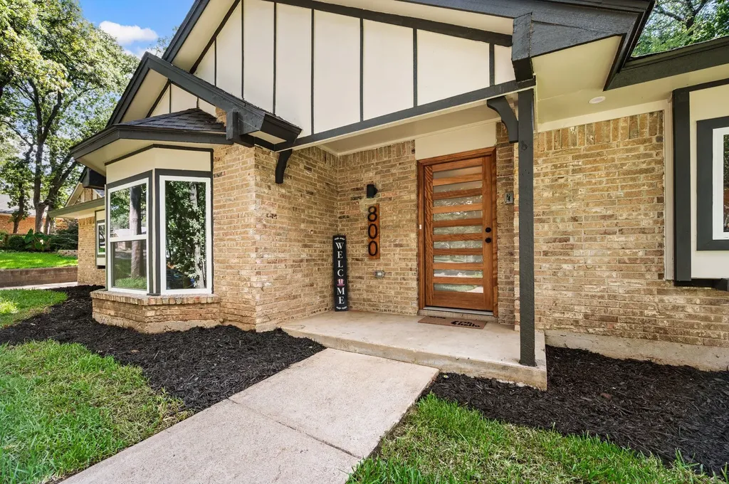 800 Tanglewood Lane Arlington TX 76012