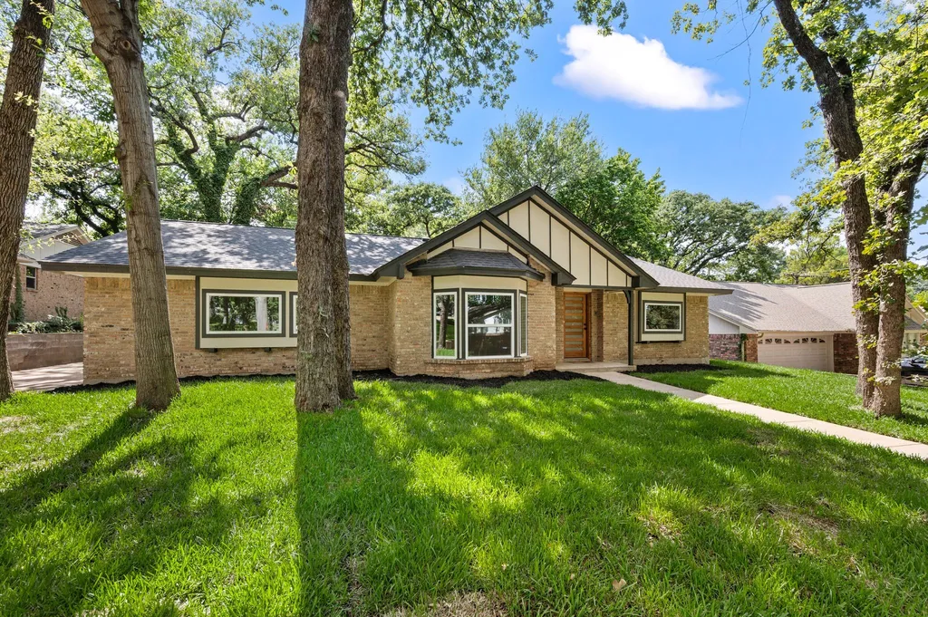 800 Tanglewood Lane Arlington TX 76012