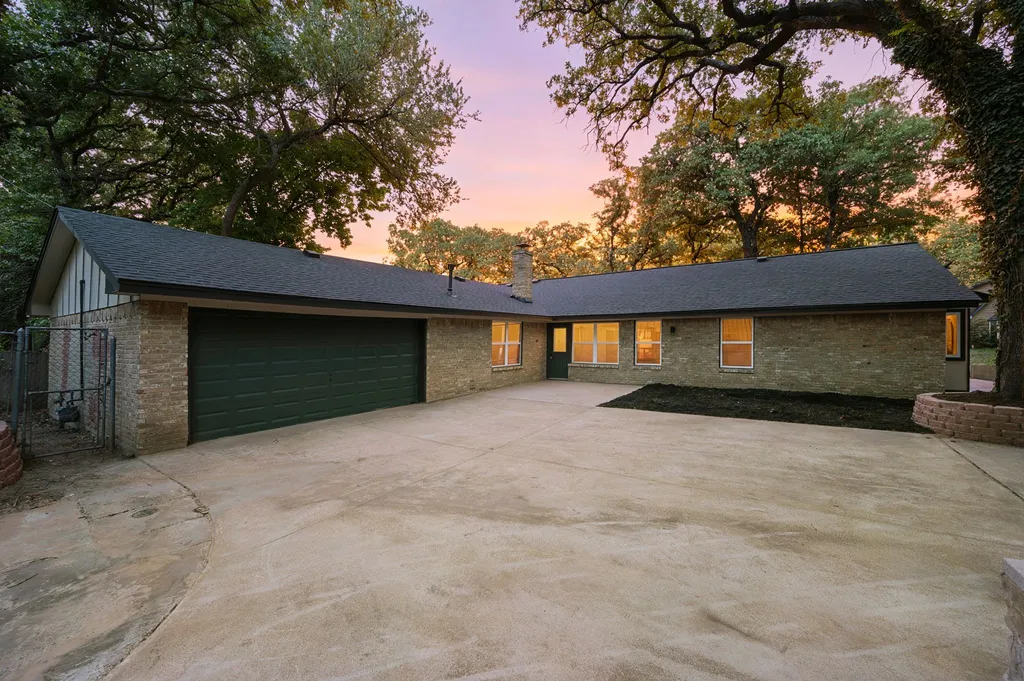 800 Tanglewood Lane Arlington TX 76012