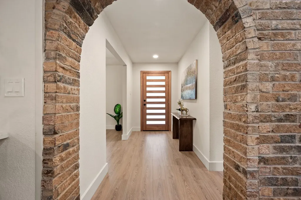 800 Tanglewood Lane Arlington TX 76012