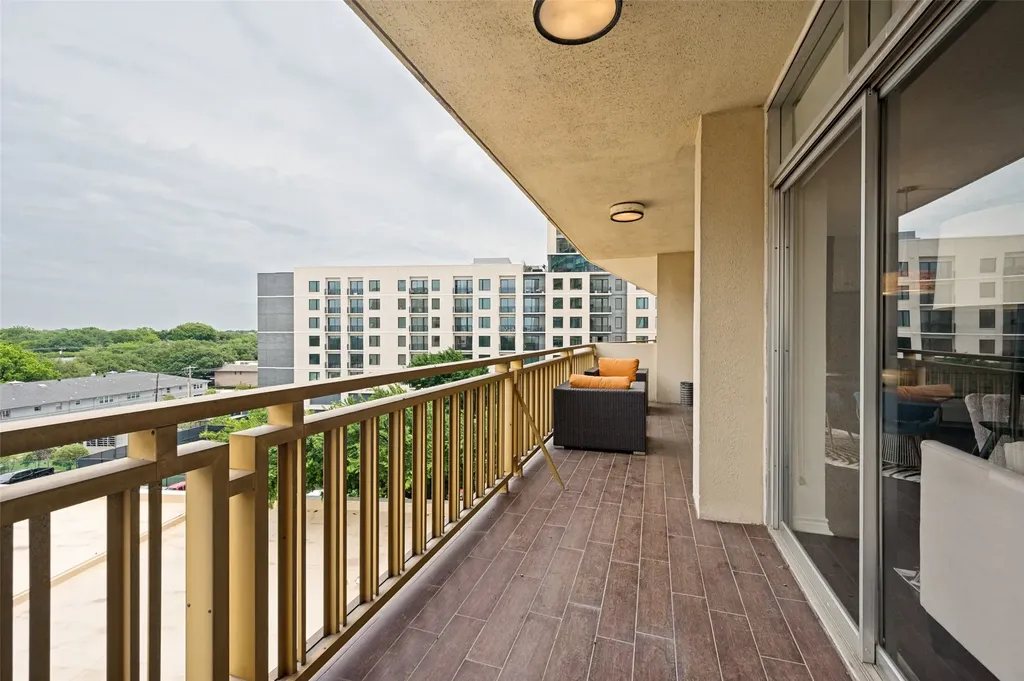 6211 W Northwest Highway Dallas TX 75225