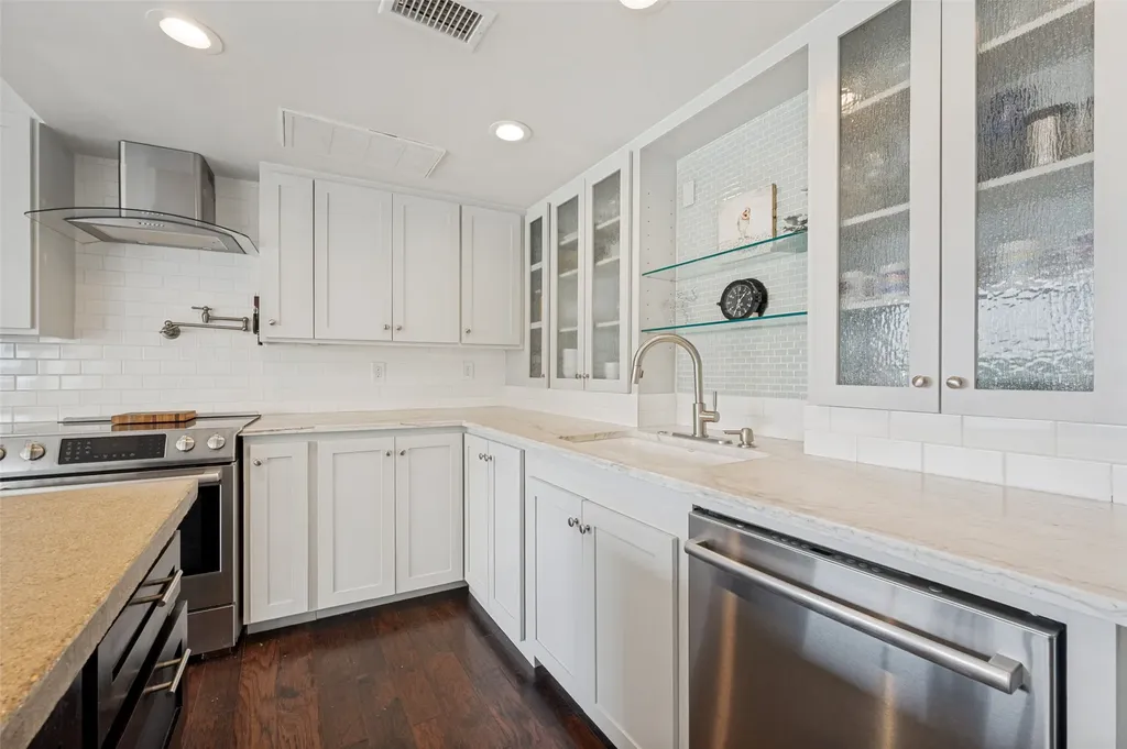 6211 W Northwest Highway Dallas TX 75225