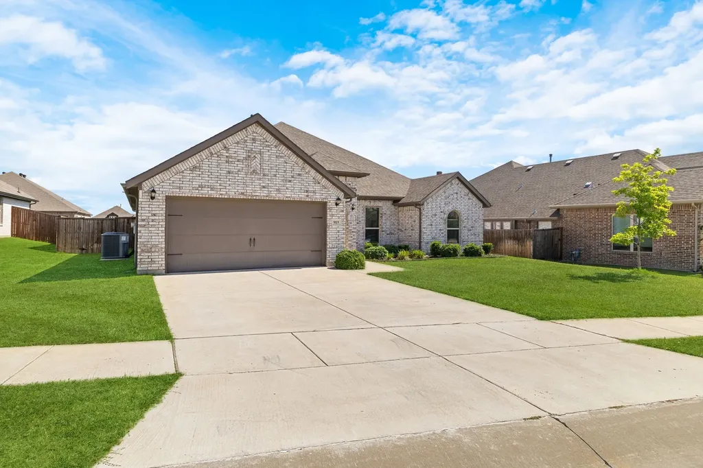 915 Timber Ridge Drive Justin TX 76247