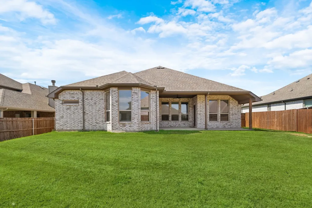 915 Timber Ridge Drive Justin TX 76247