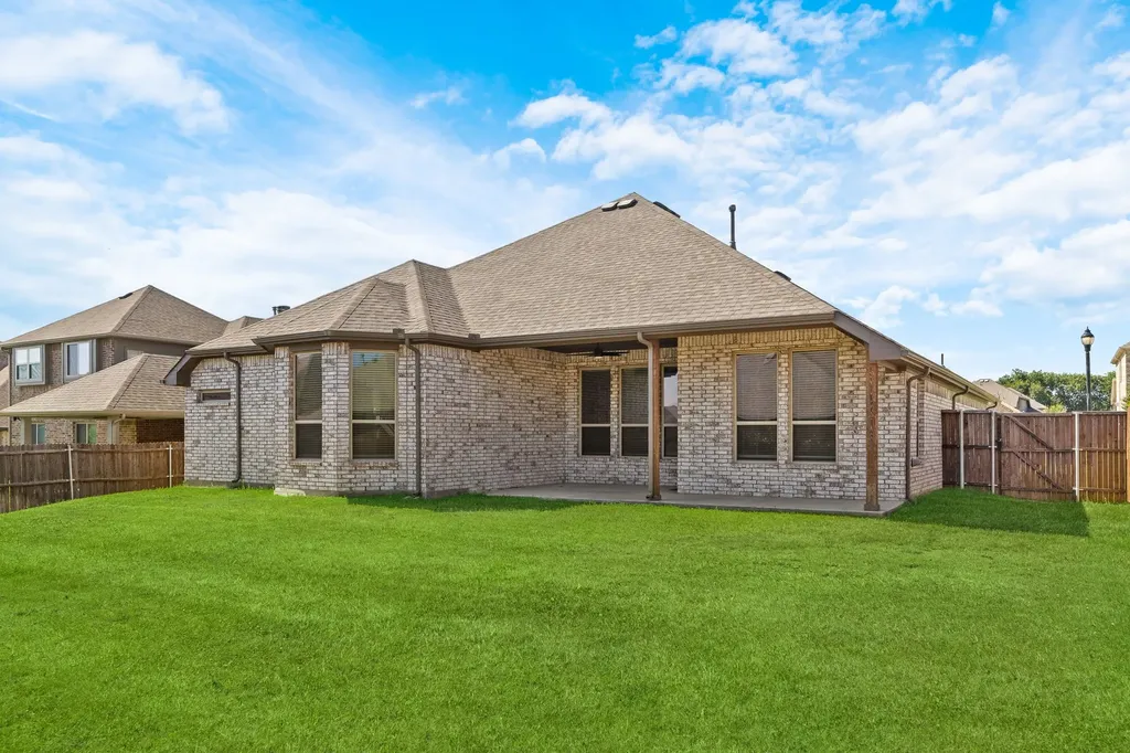 915 Timber Ridge Drive Justin TX 76247