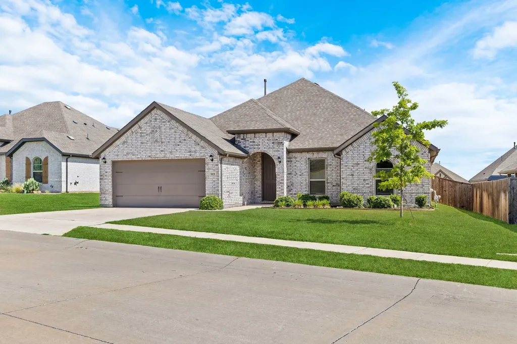 915 Timber Ridge Drive Justin TX 76247