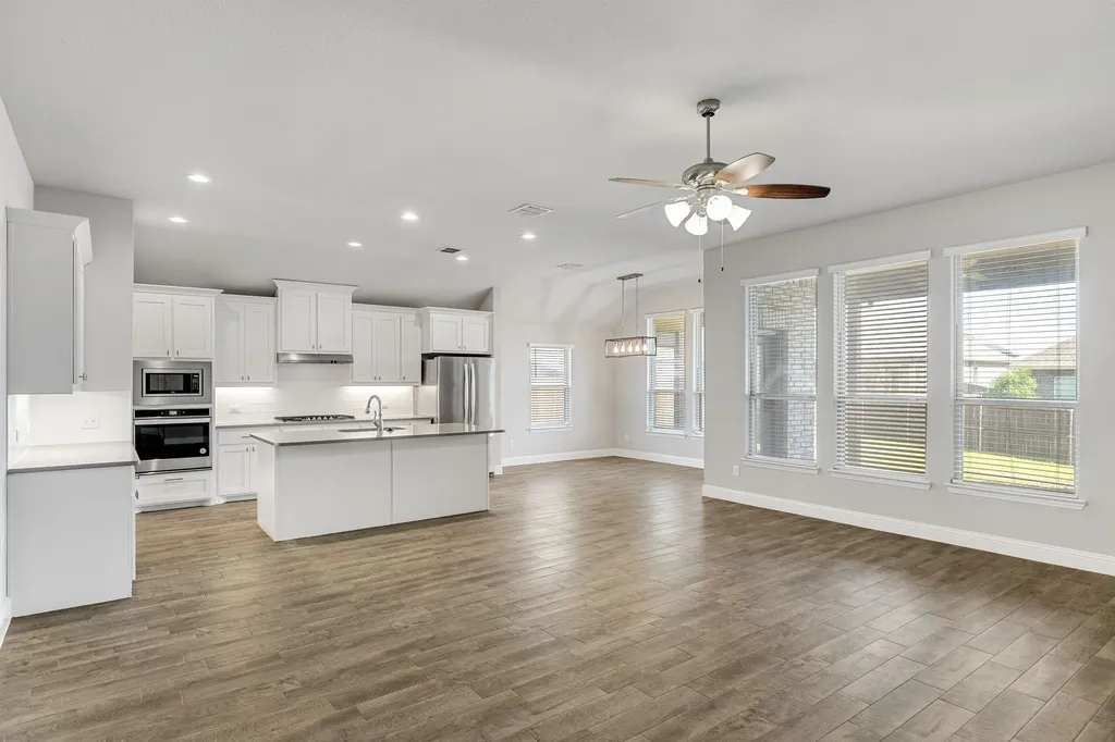 915 Timber Ridge Drive Justin TX 76247