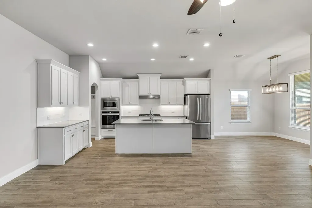 915 Timber Ridge Drive Justin TX 76247