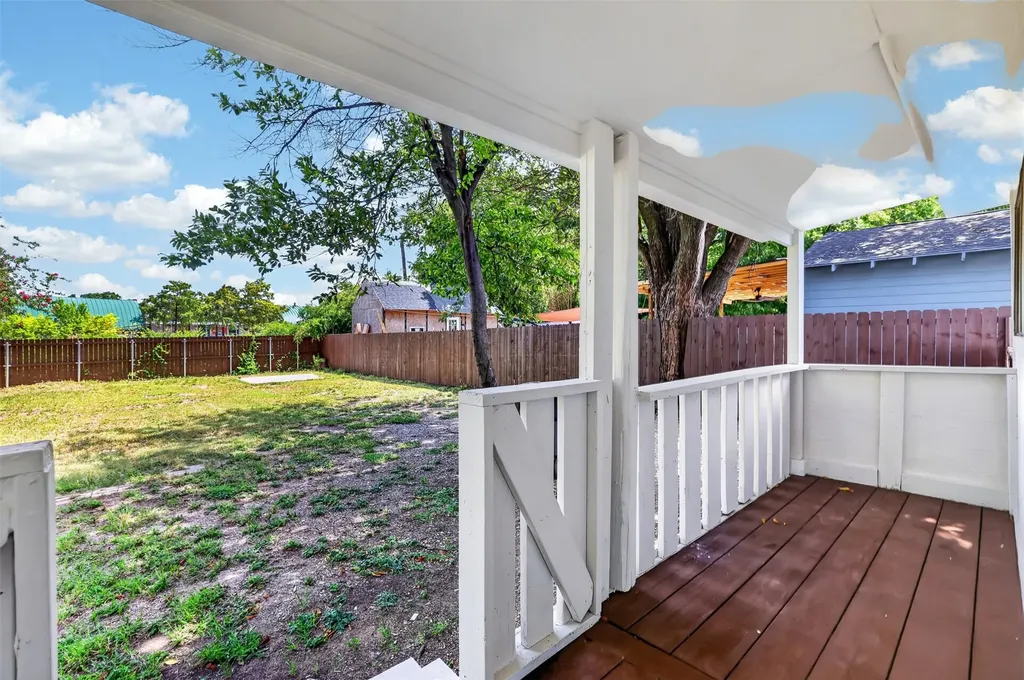 924 Nolte Drive Dallas TX 75208