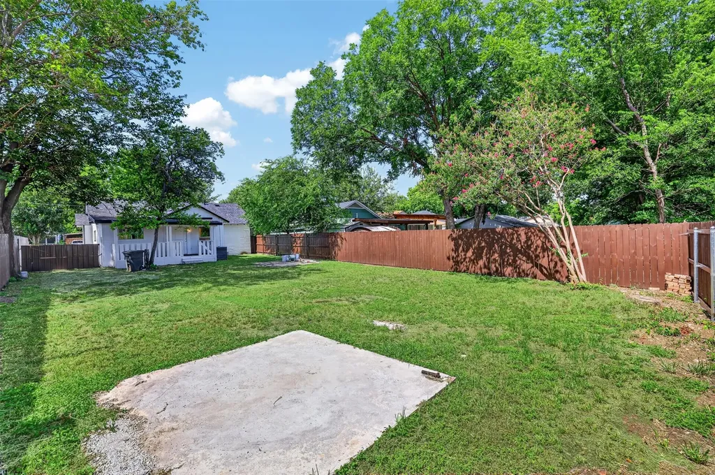 924 Nolte Drive Dallas TX 75208