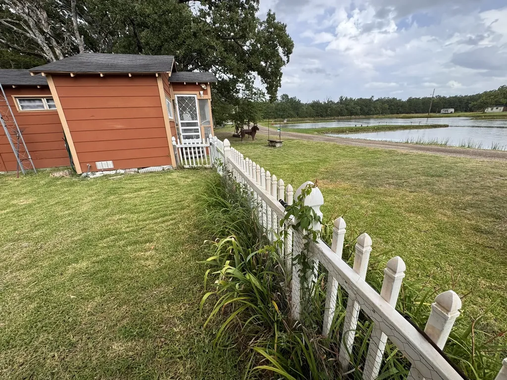 1926 Private Road 3344 Greenville TX 75402