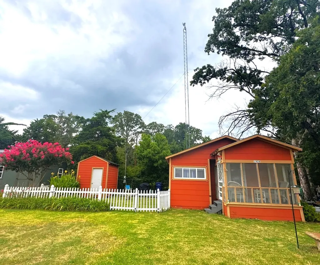 1926 Private Road 3344 Greenville TX 75402