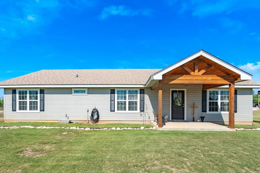 1002 County Road 209 Wingate TX 79566