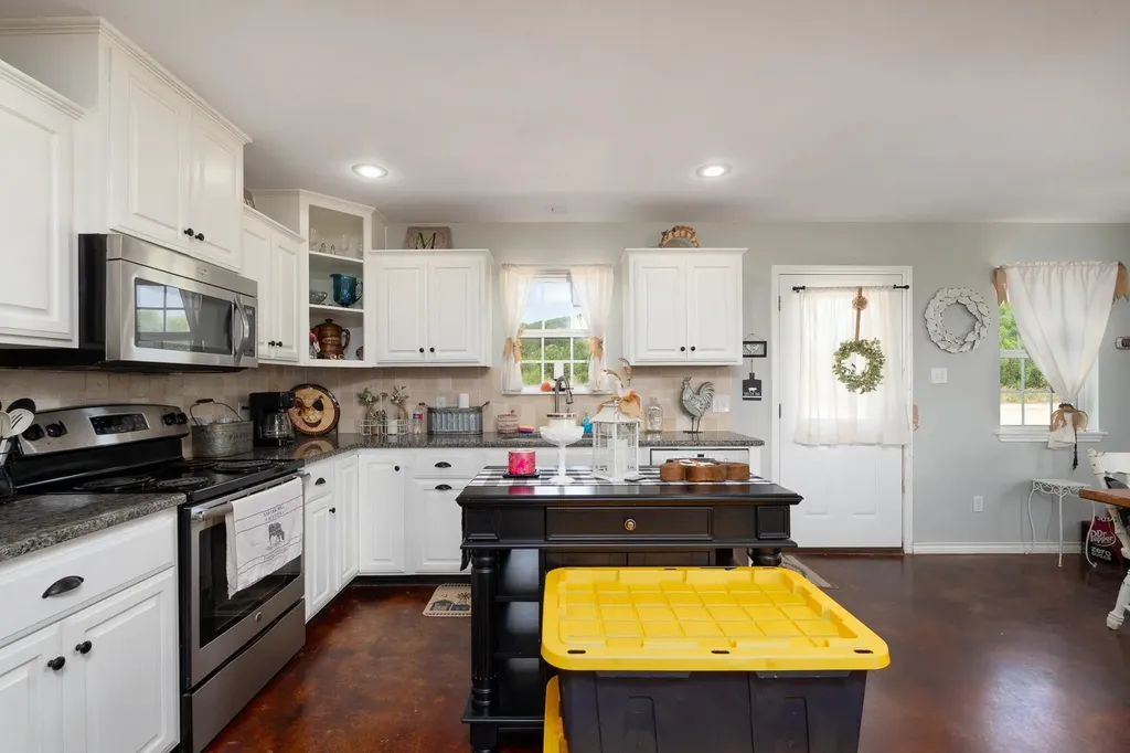 1002 County Road 209 Wingate TX 79566