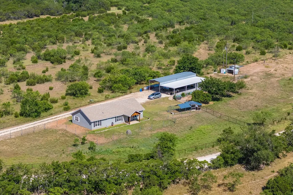 1002 County Road 209 Wingate TX 79566