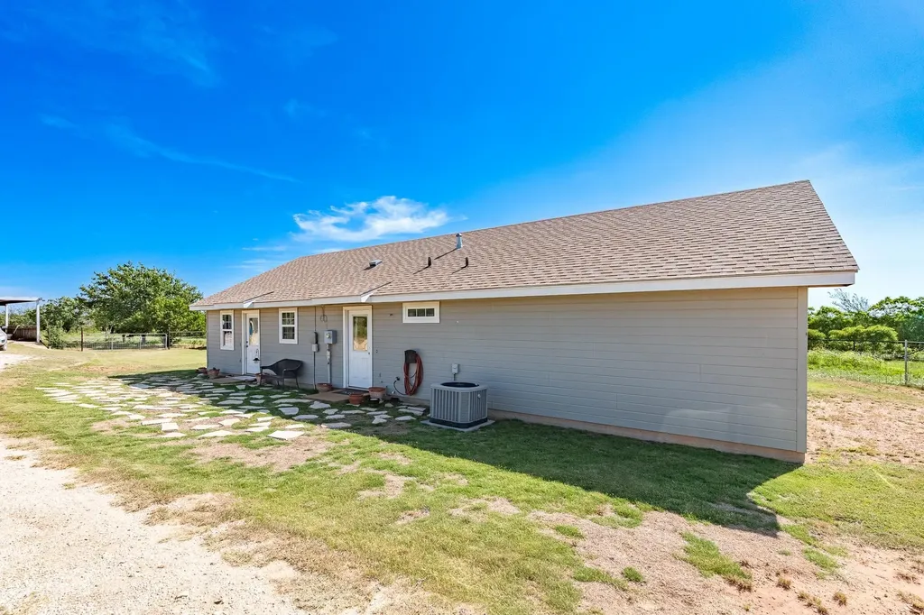 1002 County Road 209 Wingate TX 79566