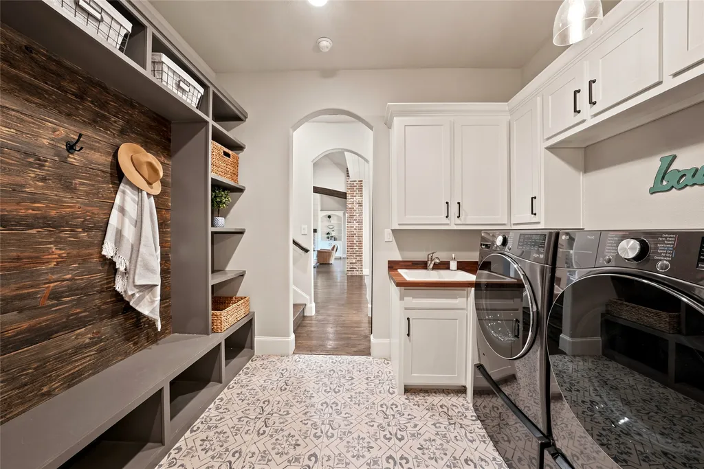 4482 Lake Breeze Drive Mckinney TX 75071
