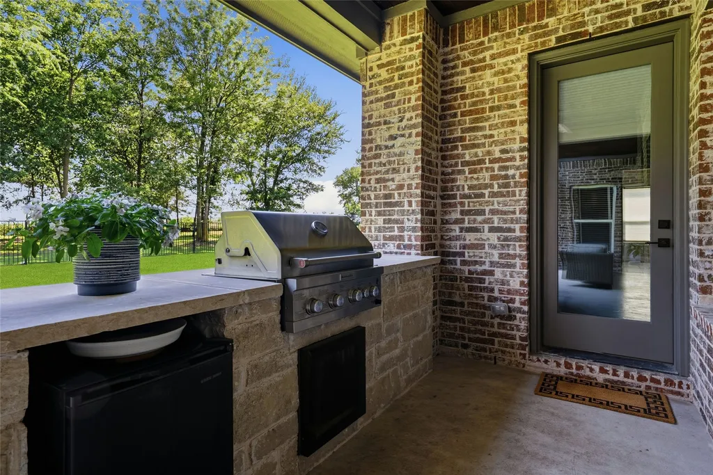 4482 Lake Breeze Drive Mckinney TX 75071