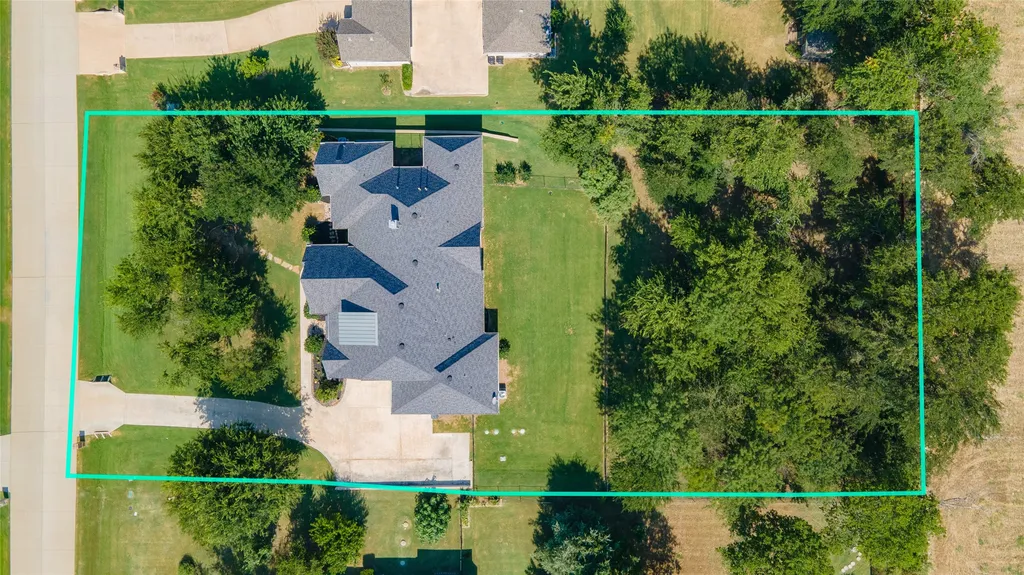 4482 Lake Breeze Drive Mckinney TX 75071