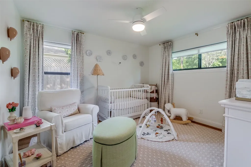 876 Berkinshire Drive Dallas TX 75218