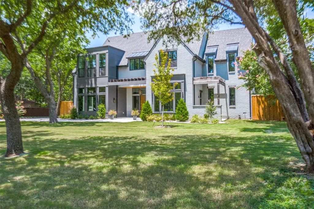 9317 Redondo Drive Dallas TX 75218