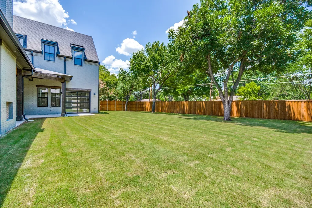 9317 Redondo Drive Dallas TX 75218