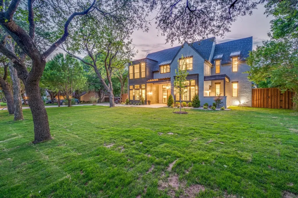 9317 Redondo Drive Dallas TX 75218