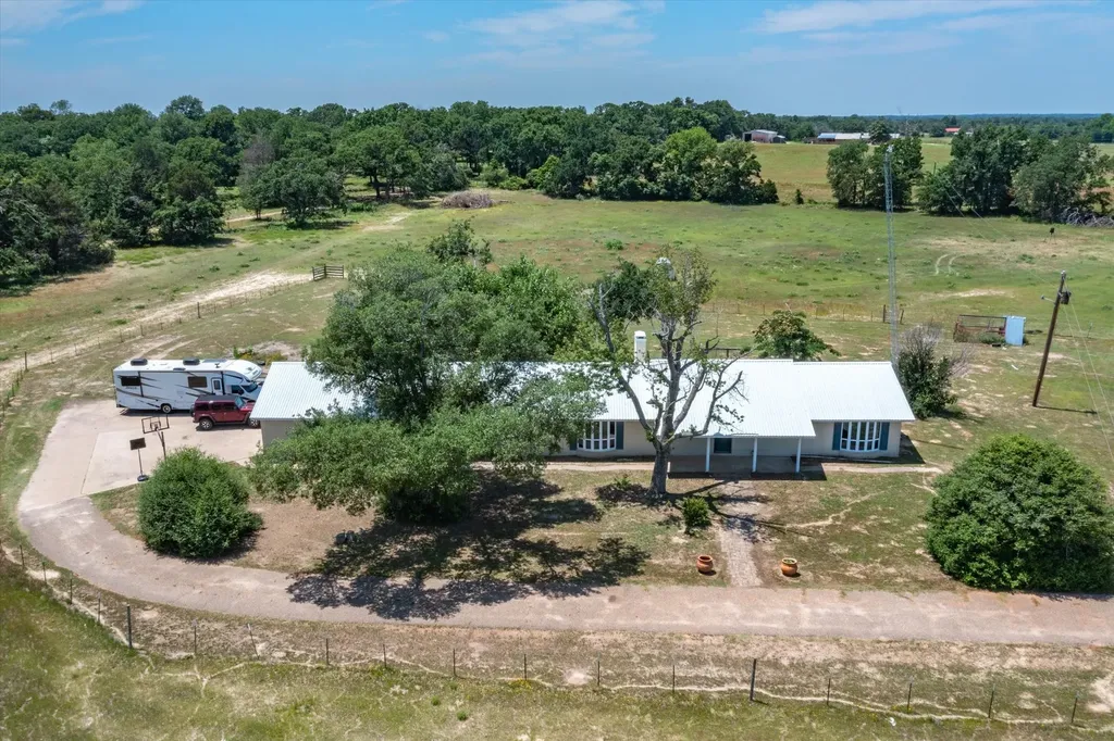 800 Vz County Road 4105 Canton TX 75103
